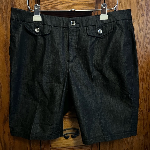 Cato Pants - Black Denim Walking Shorts, size 16w (24C21)